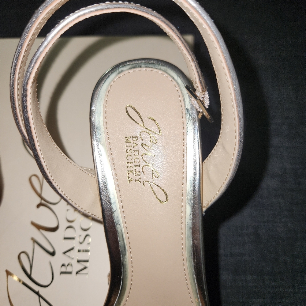 NIB Jewel Badgley Mischka Titan Embellished Kitten Heels - Size 7.5 - Picture 3 of 6